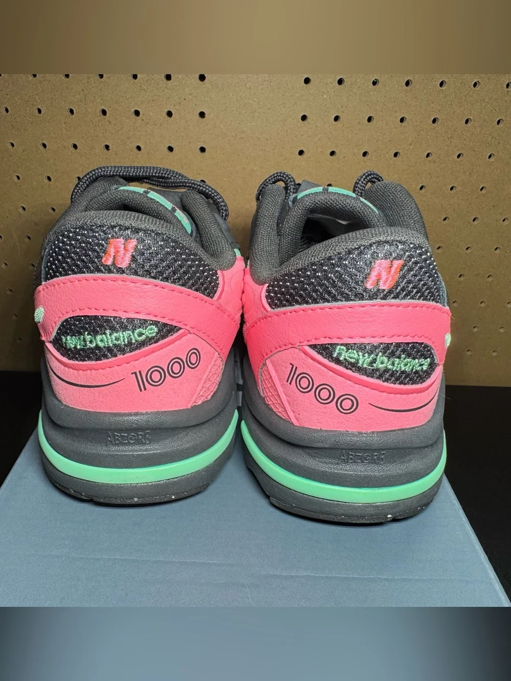 New Balance 1000 Sneakers Youth 5.5, Women’s 7